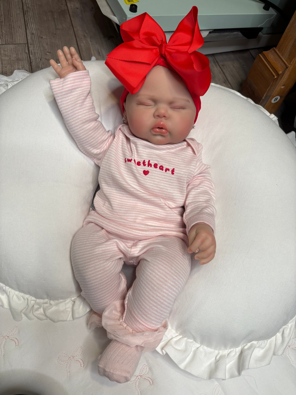 Manufactured VINYL Ella 19 inches