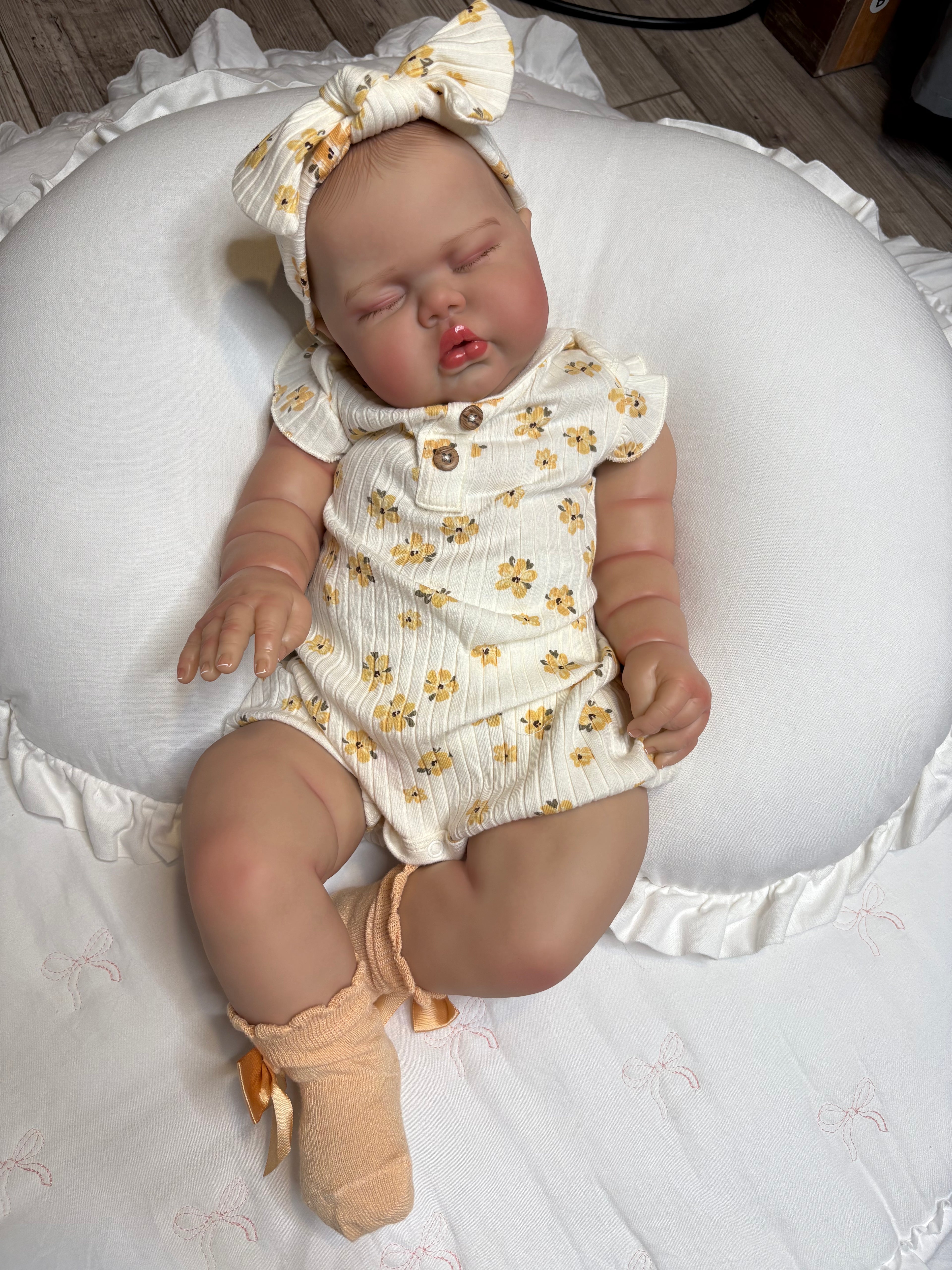 Manufactured VINYL Ella 24 inches